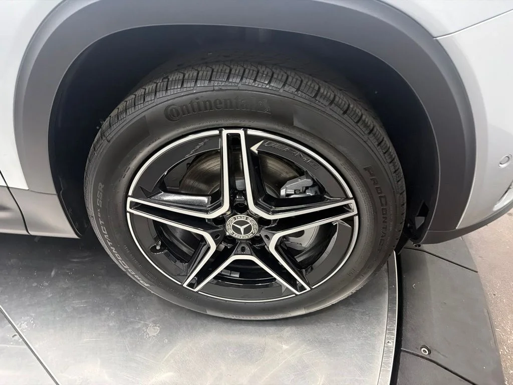 New 2026 Silver Mercedes-Benz GLB 250 image 9