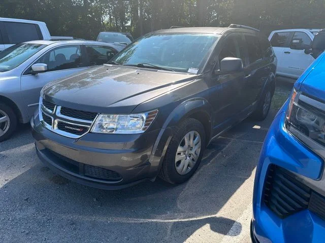 Used 2018 Gray Dodge SE image 2