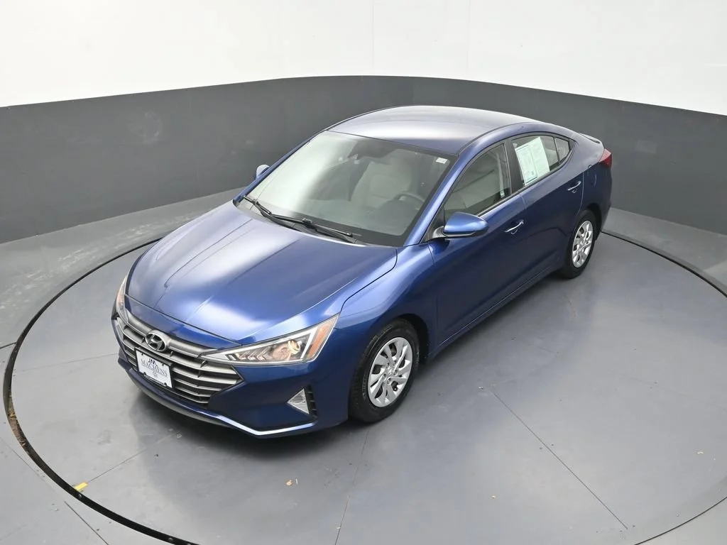 Used 2020 Blue Hyundai SE image 16