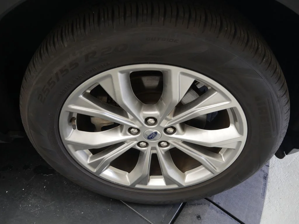 Used 2021 White Metallic Ford XLT image 13