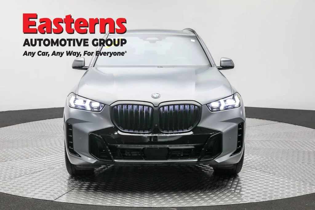 Used 2025 Gray BMW xDrive40i image 2