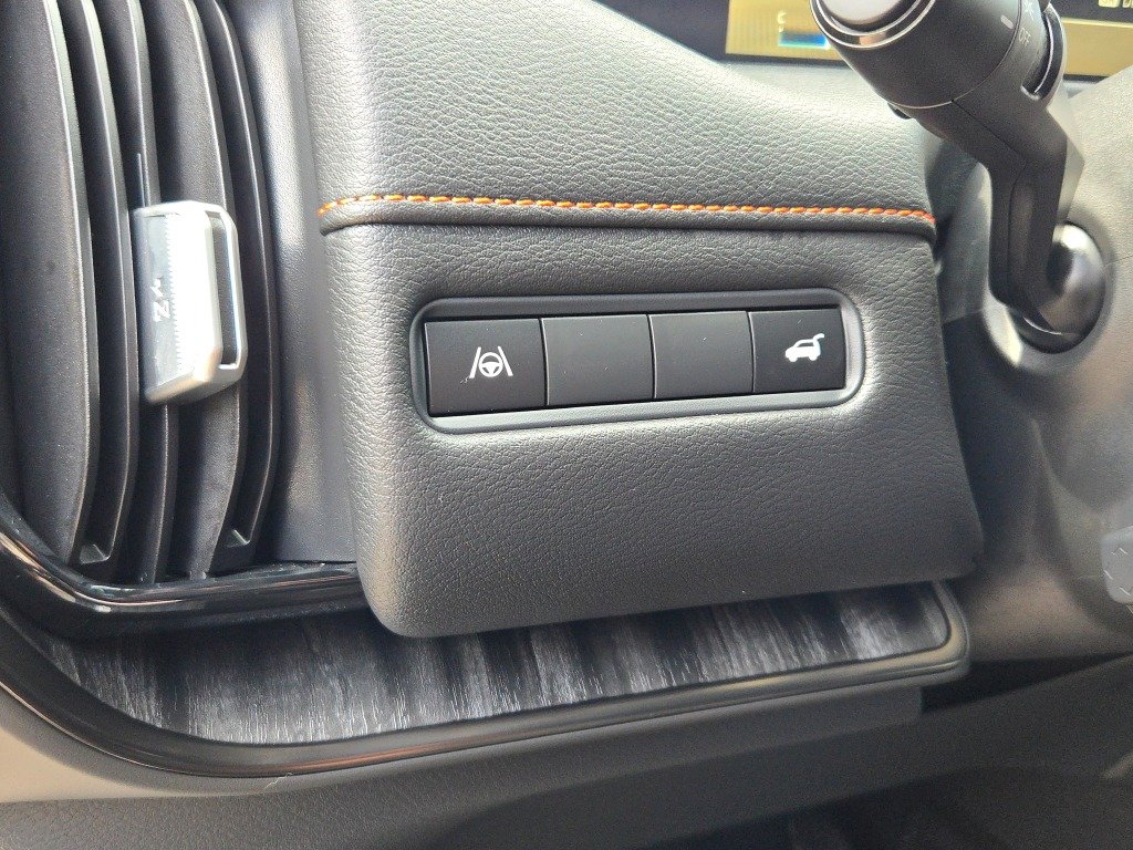 Used 2026 White Nissan PRO-4X image 26