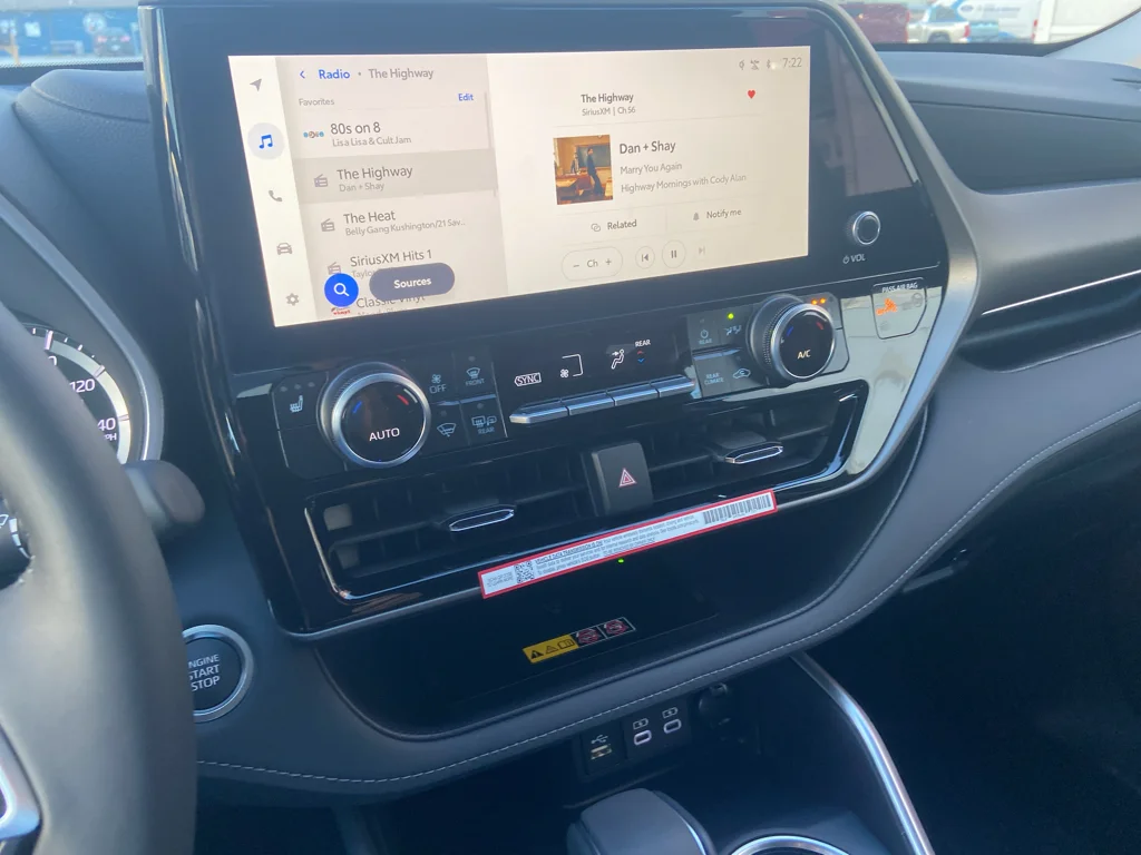 2026 Toyota Highlander XLE - Photo 19