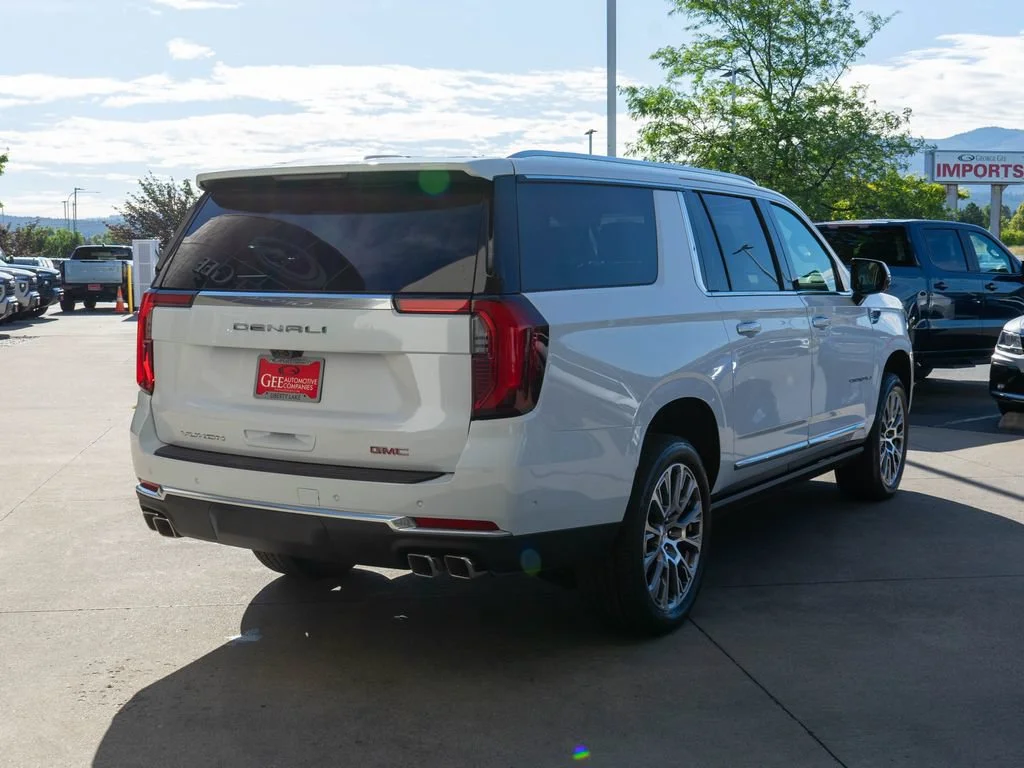 2026 GMC Yukon XL Denali - Photo 7