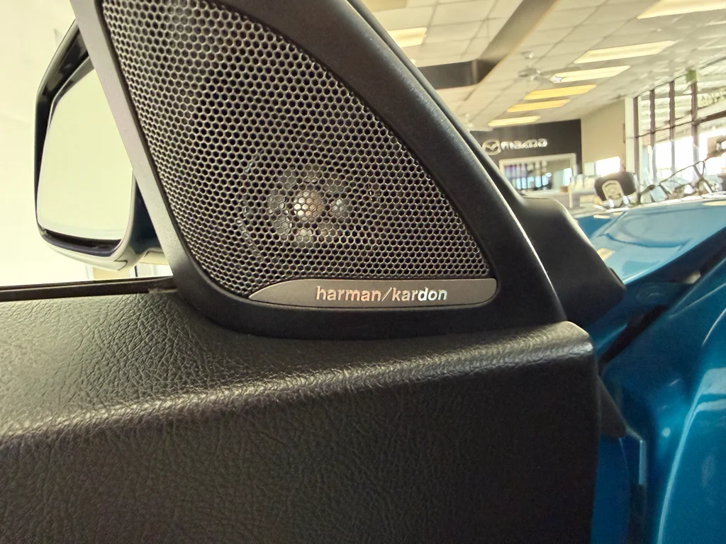 Used 2018 Long Beach Blue Metallic BMW Base image 8