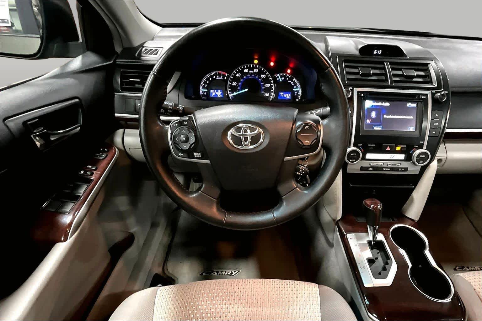 Used 2014 Cypress Pearl Toyota XLE image 6