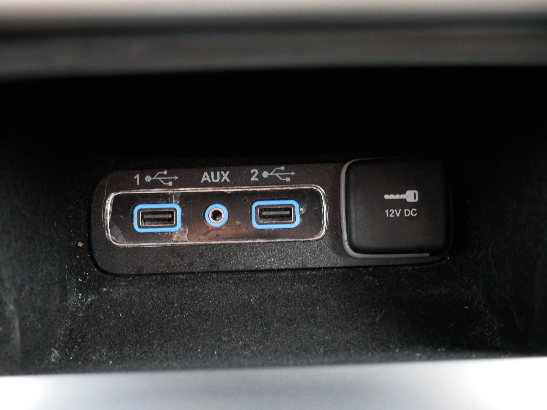 Used 2021 Velvet Red Pearlcoat Jeep Laredo E image 31