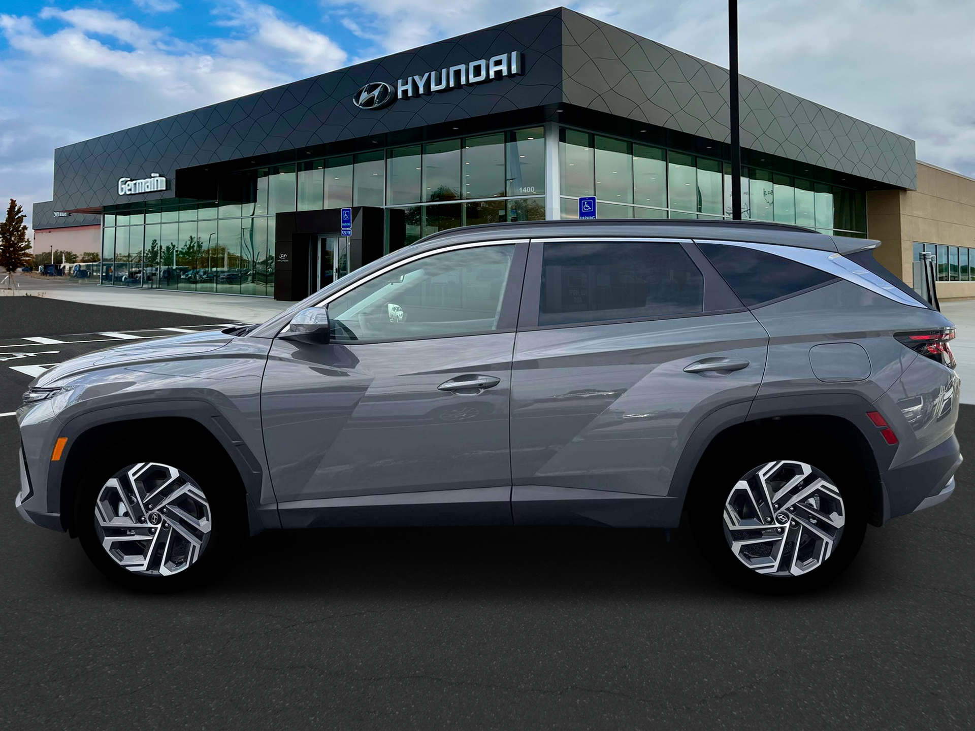 New 2026 Hampton Gray Hyundai SEL Plus AWD image 3