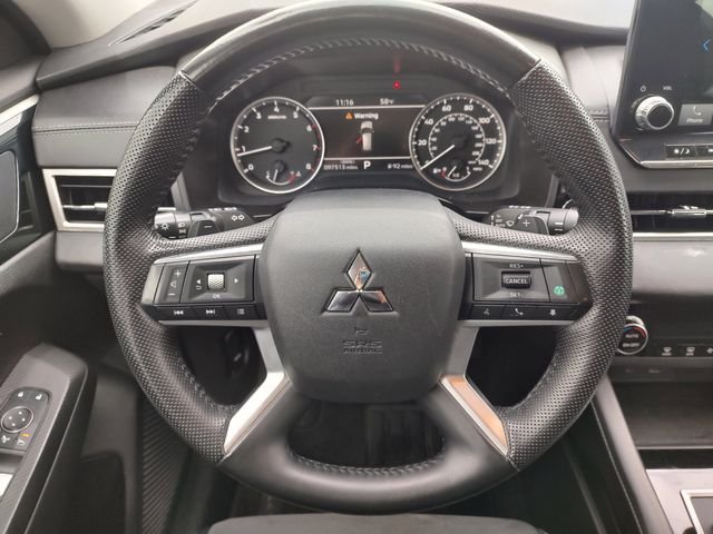 Used 2023 Silver Mitsubishi SE image 11