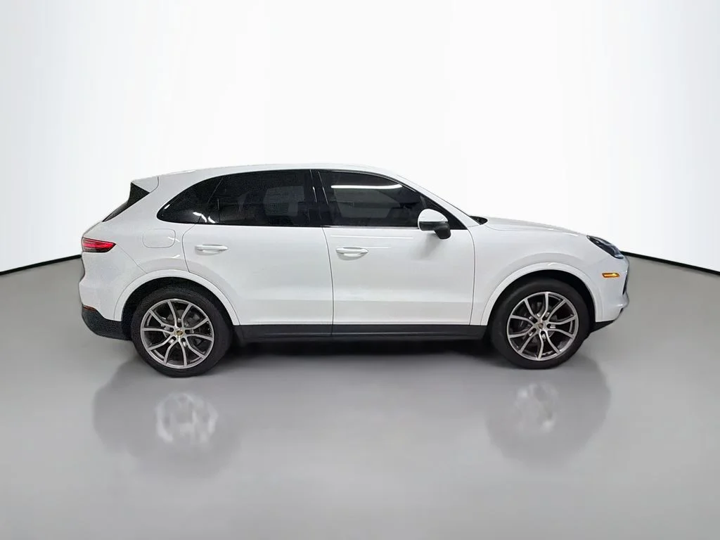 Used 2020  Porsche  image 8