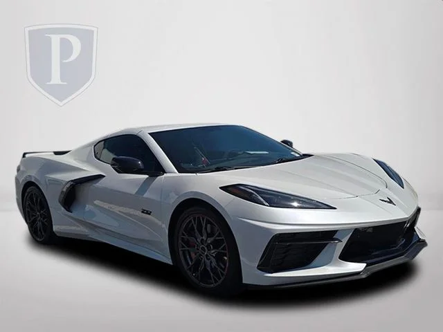 Used 2023 White Chevrolet Stingray image 2