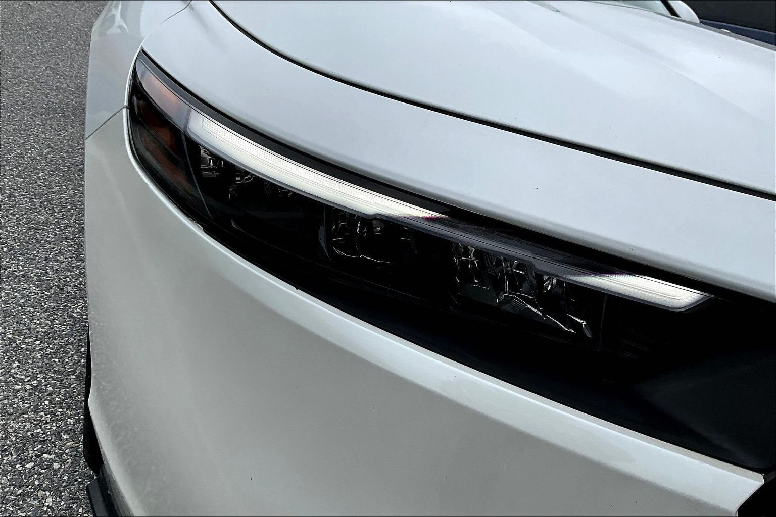 Used 2024 White Honda EX image 31