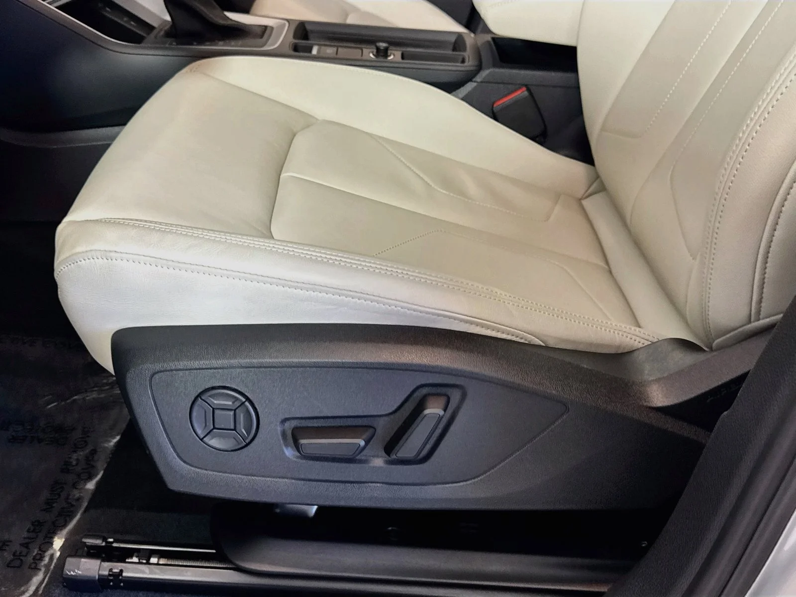 Used 2025 Glacier White Audi S line Premium image 18