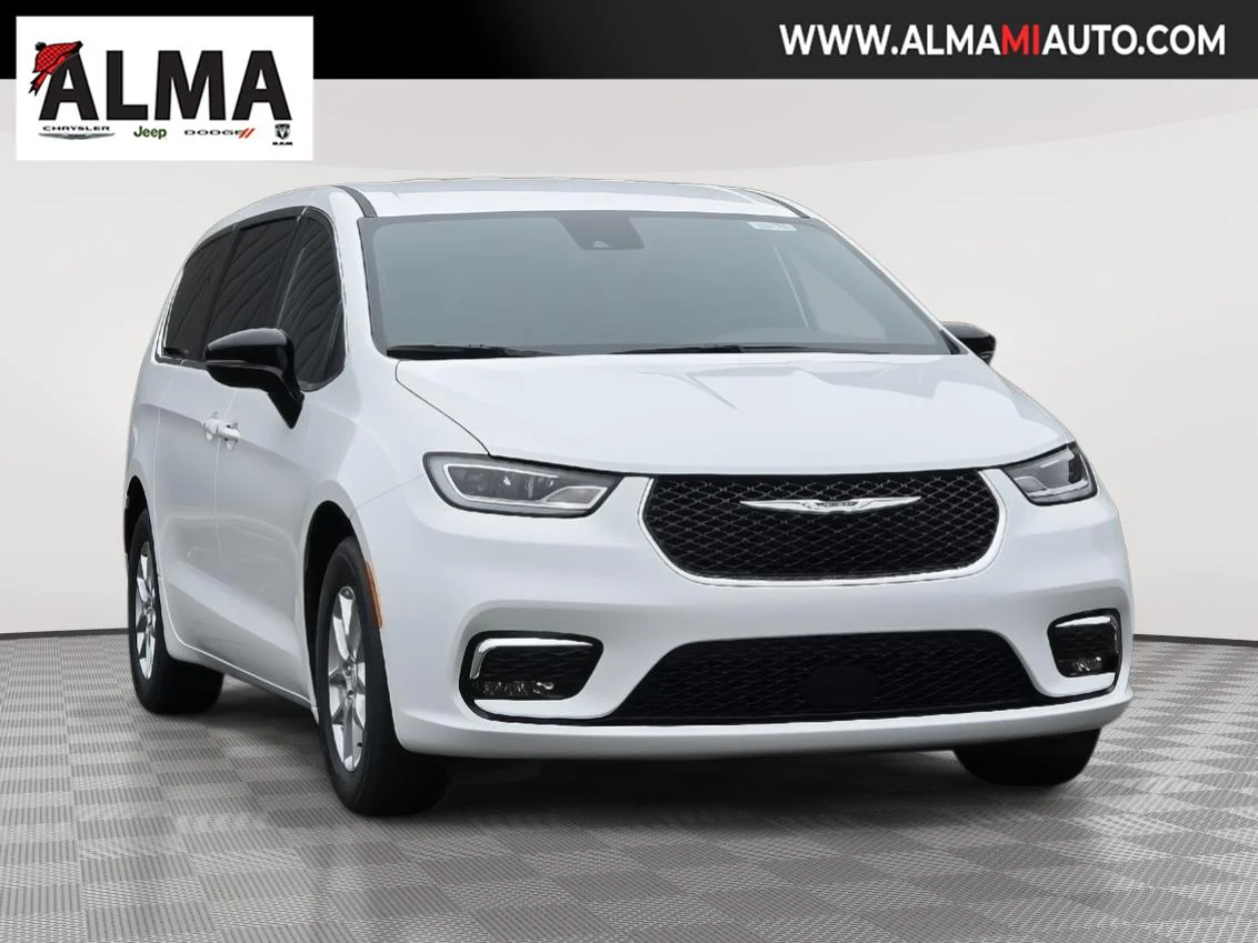 2026 Chrysler Pacifica Select's photo