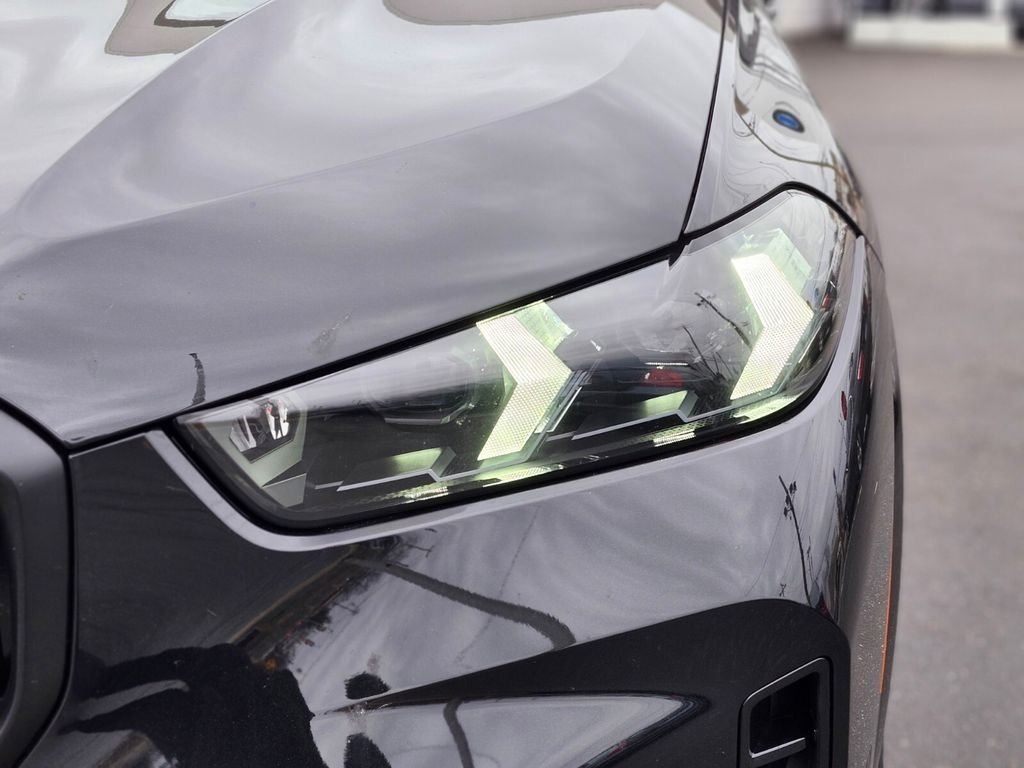 New 2026 Black BMW M60i image 10