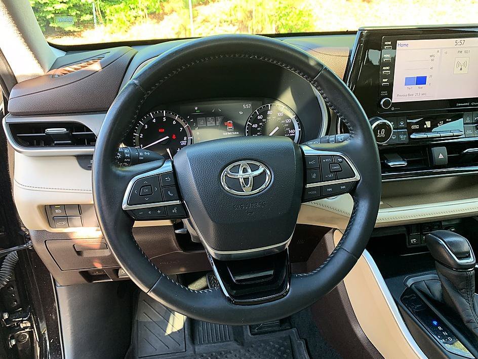Certified Used 2020 Midnight Black Metallic Toyota XLE image 13