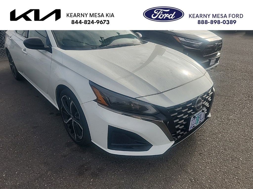 Used 2024 White Nissan 2.5 SR image 1