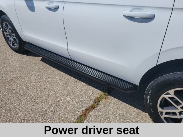 2025 Ford Expedition MAX photo 4