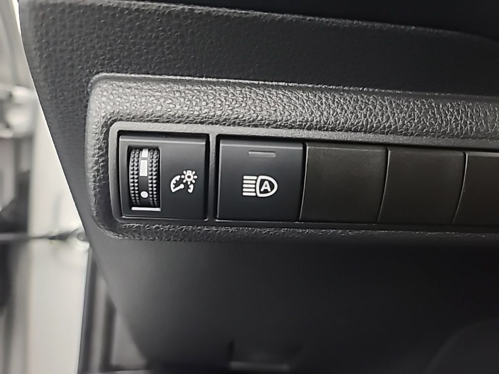 2025 Toyota Corolla LE - Photo 27