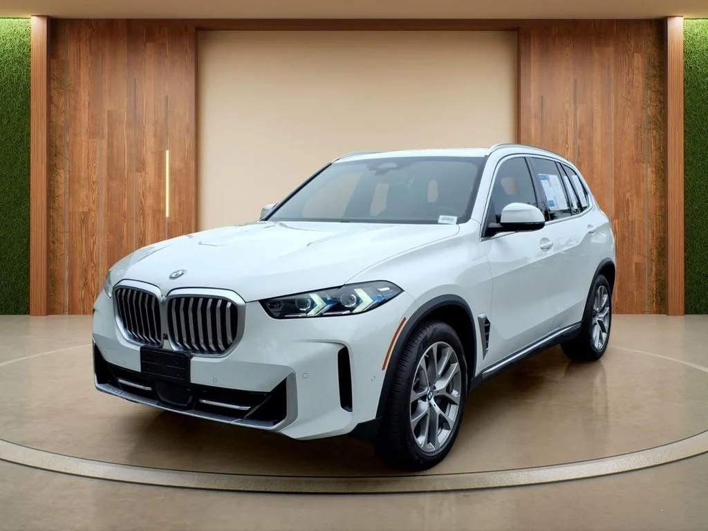 Used 2025 White BMW xDrive40i image 28