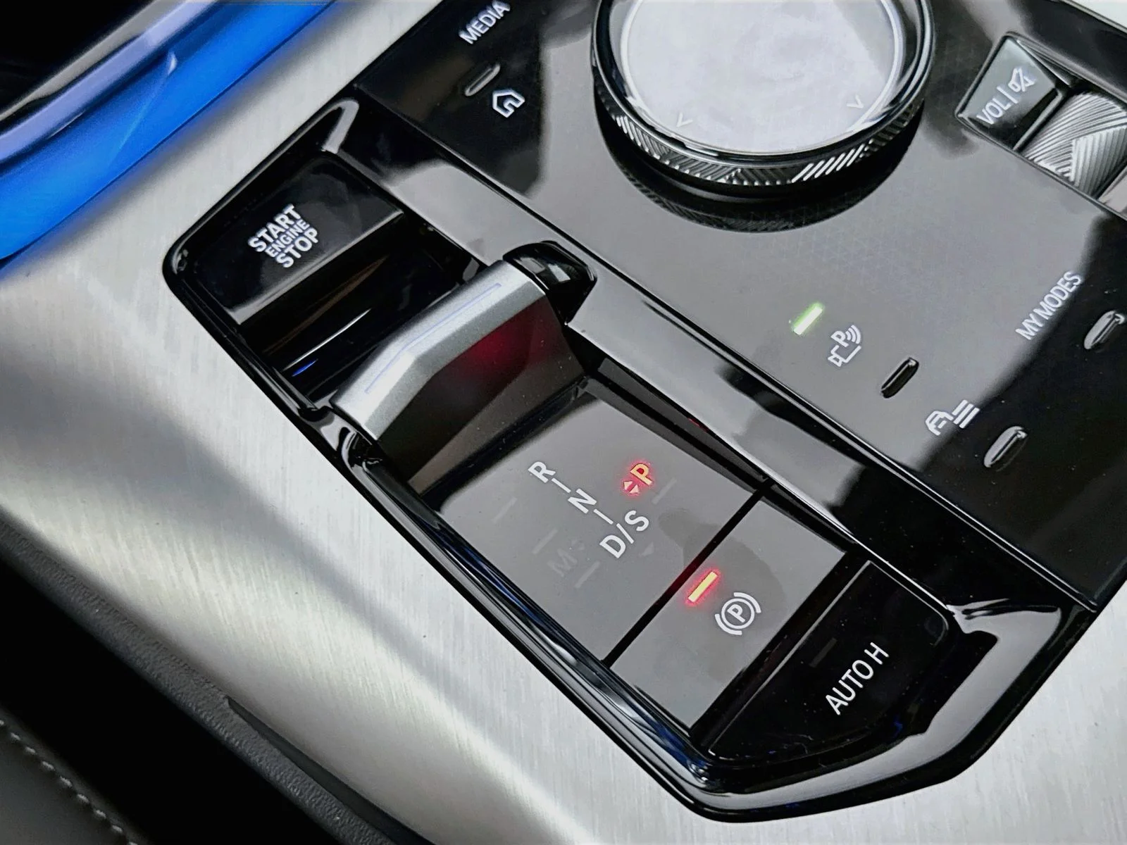 New 2026 Dune Grey Metallic BMW 30 xDrive image 16