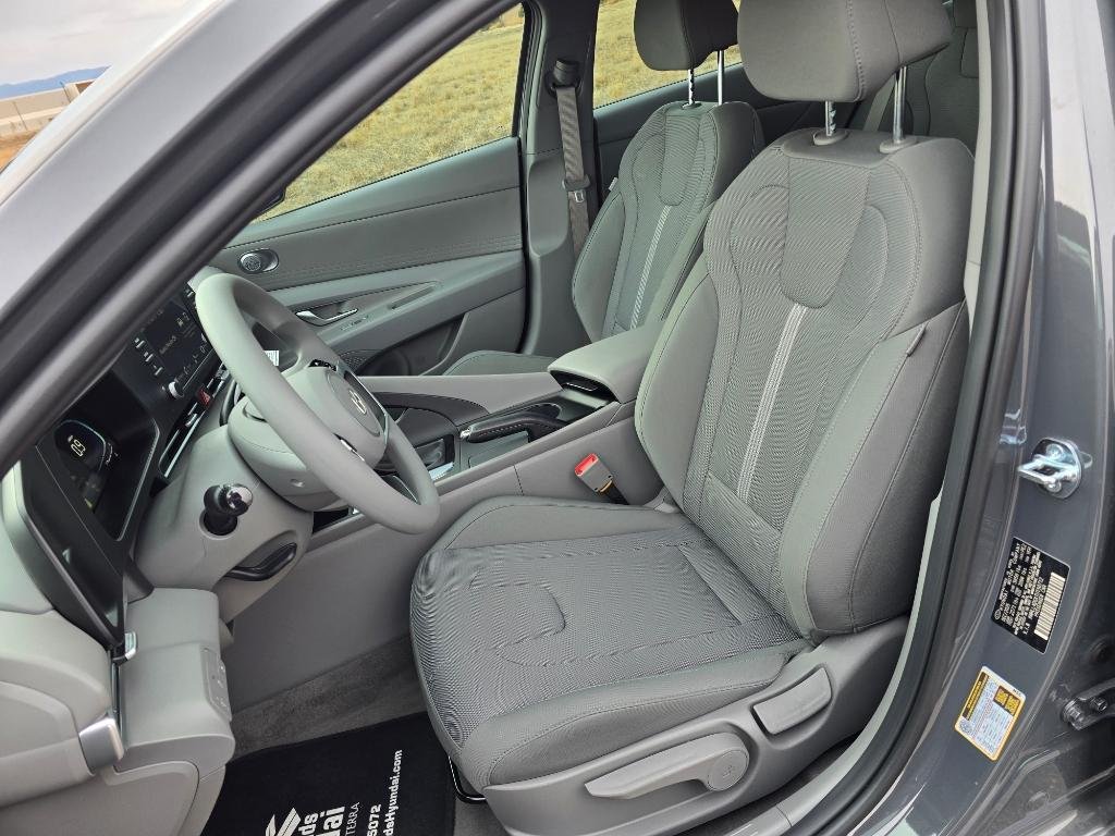 New 2026 Abyss Black Hyundai SE image 12