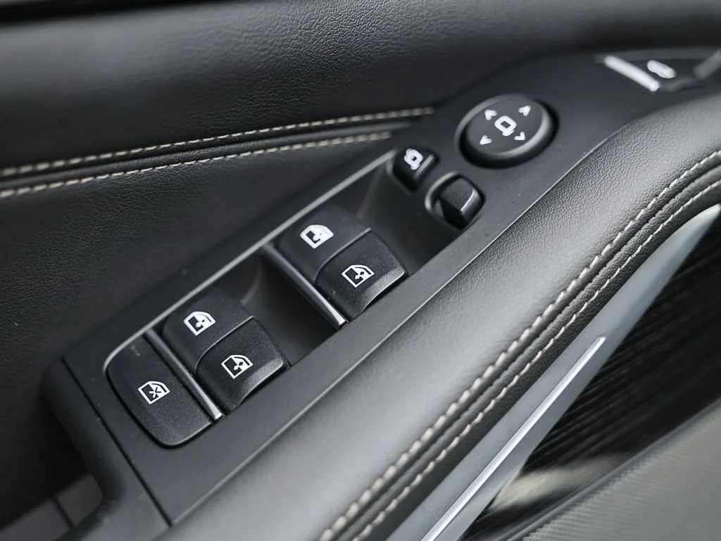 Used 2024 Brooklyn Gray Metallic BMW sDrive40i image 19
