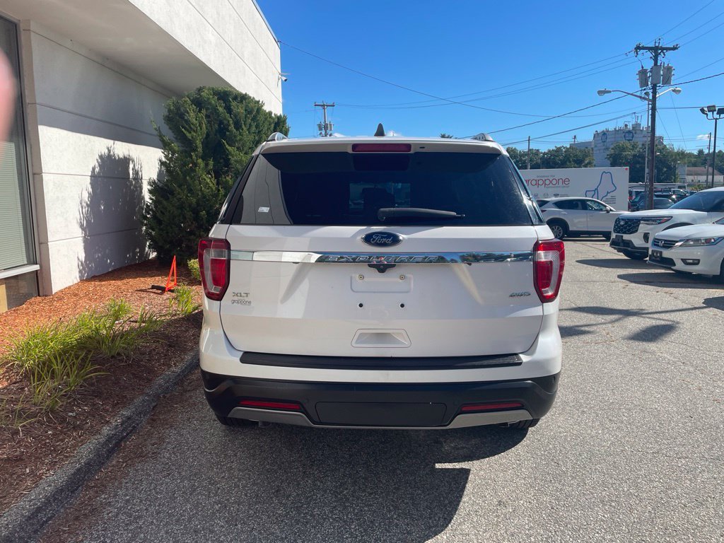 Certified Used 2019 White Platinum Clearcoat Metallic Ford XLT image 9