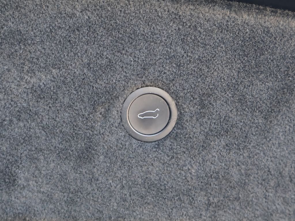 Used 2022  Tesla Plaid image 11