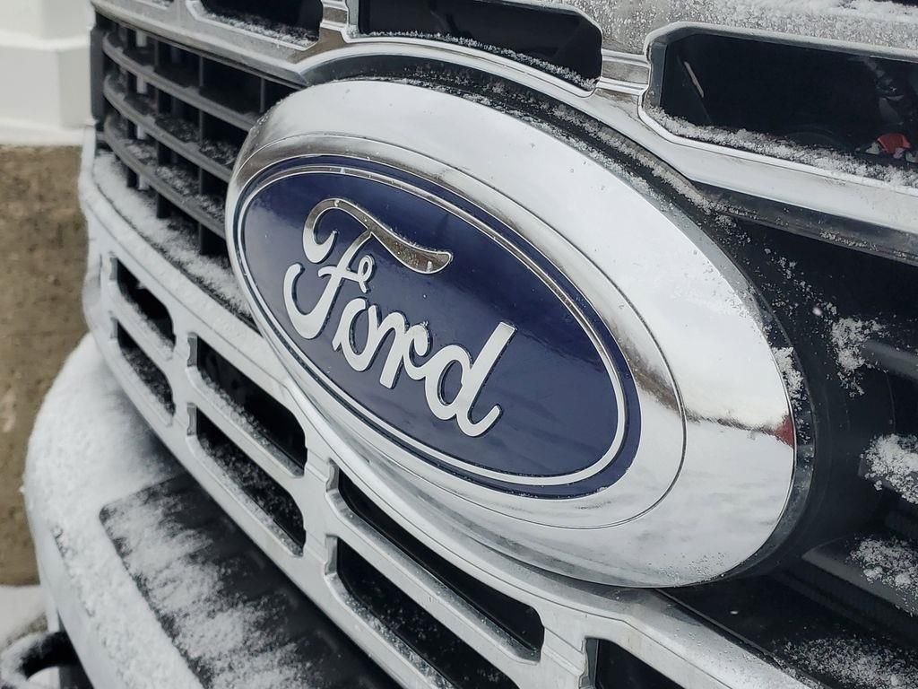 New 2025 Oxford White Ford F-350® XL image 37