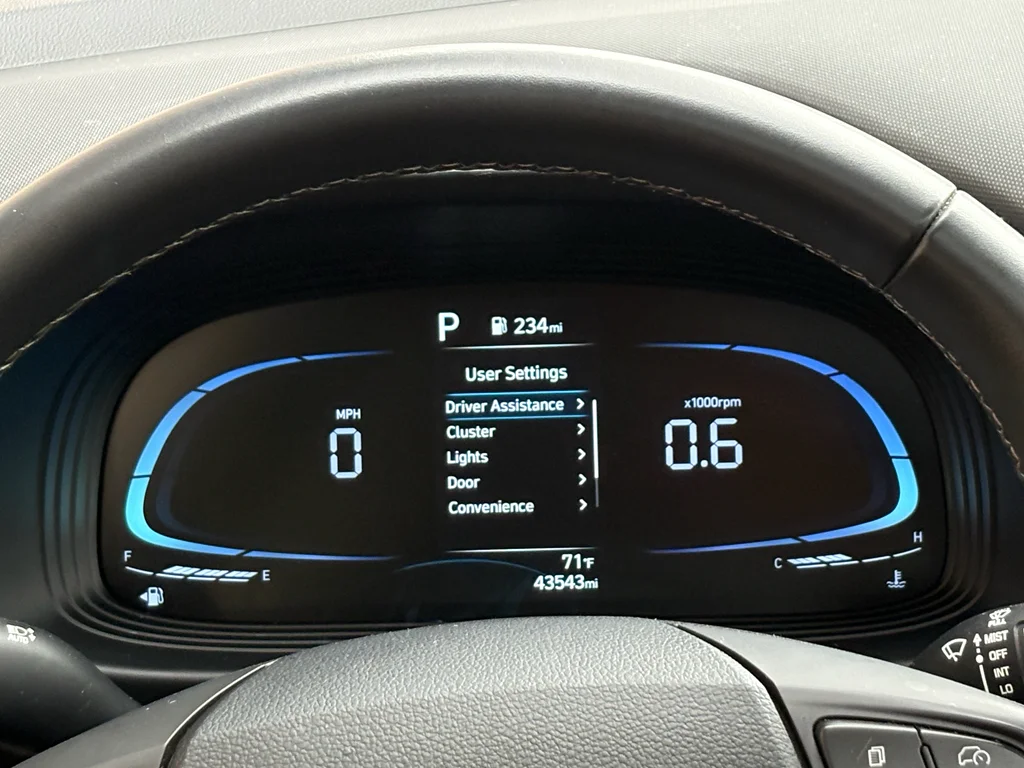 Used 2025 Shimmering Silver Hyundai SEL image 32