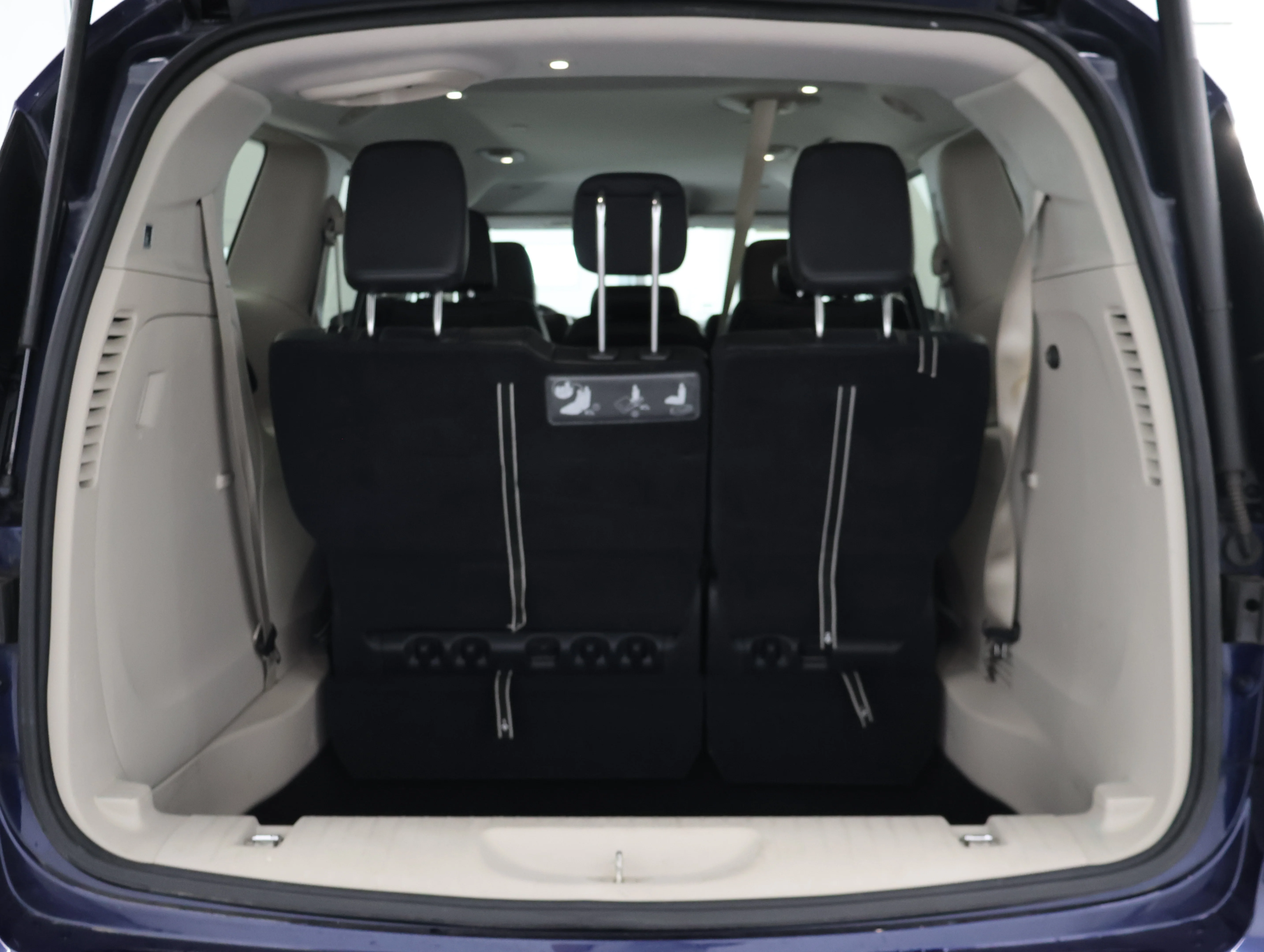 Used 2017 Jazz Blue Pearlcoat Chrysler Touring L image 28