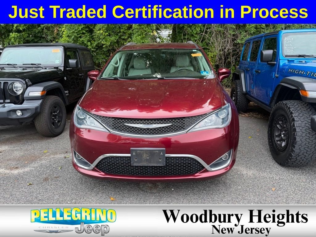 Used 2017 Red Chrysler Touring L image 2