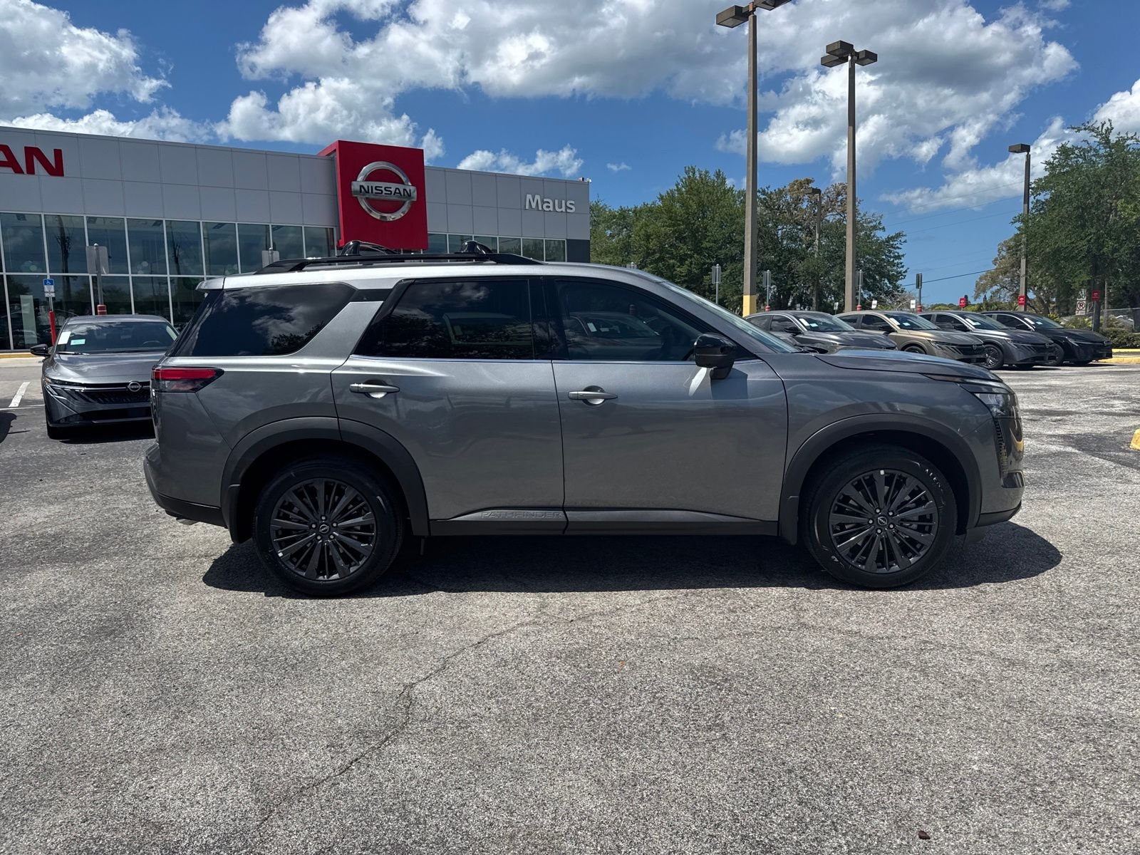 New 2026 Nissan Pathfinder SL 4D Sport Utility