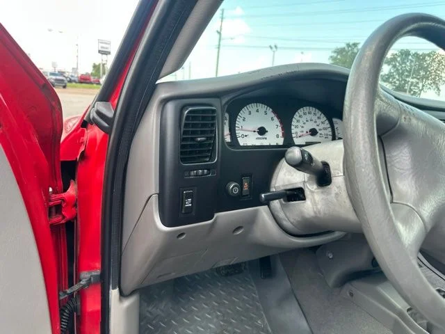 Used 2004 Radiant Red Toyota Base image 27