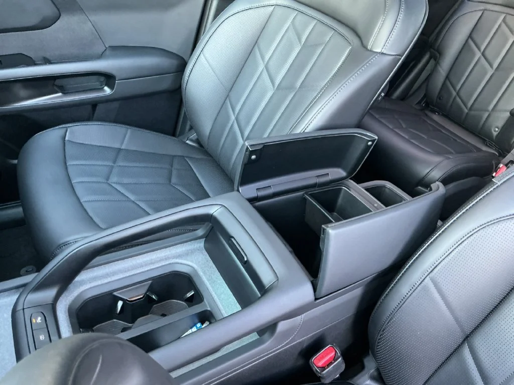 Used 2027 White Kia X-Line SX image 33