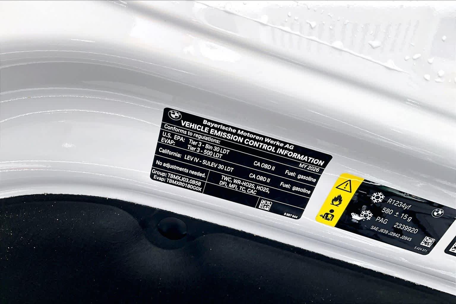 New 2026 Alpine White BMW xDrive40i image 17