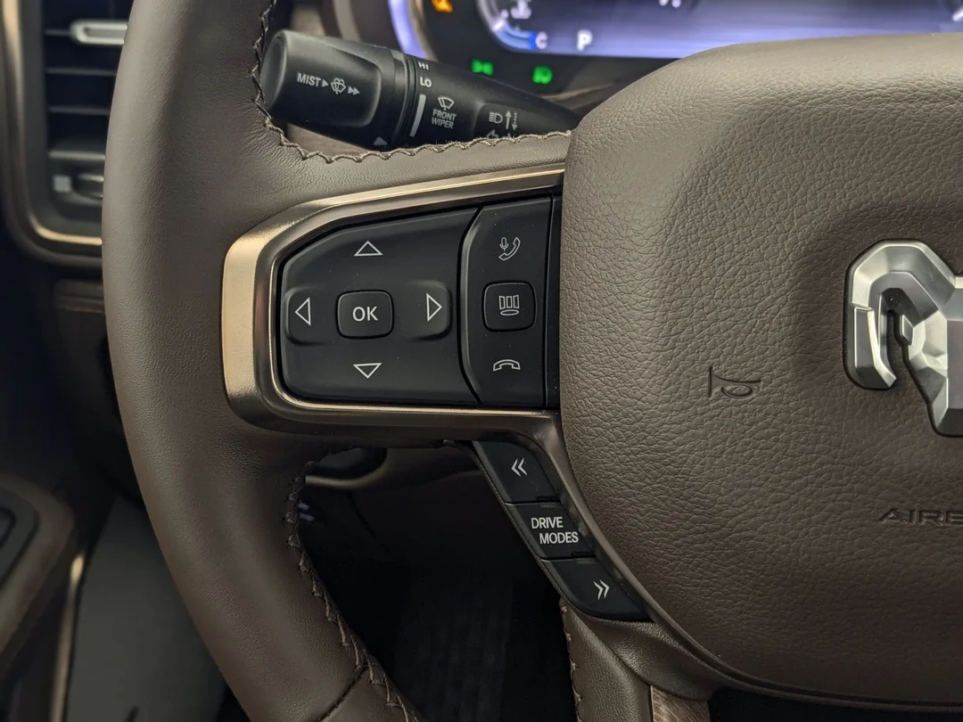 New 2026 Black RAM Limited Longhorn - - 4x4 - 5.7L HEMI V8 eTorque - Premium Leather - Pano Sunroof & More! image 17