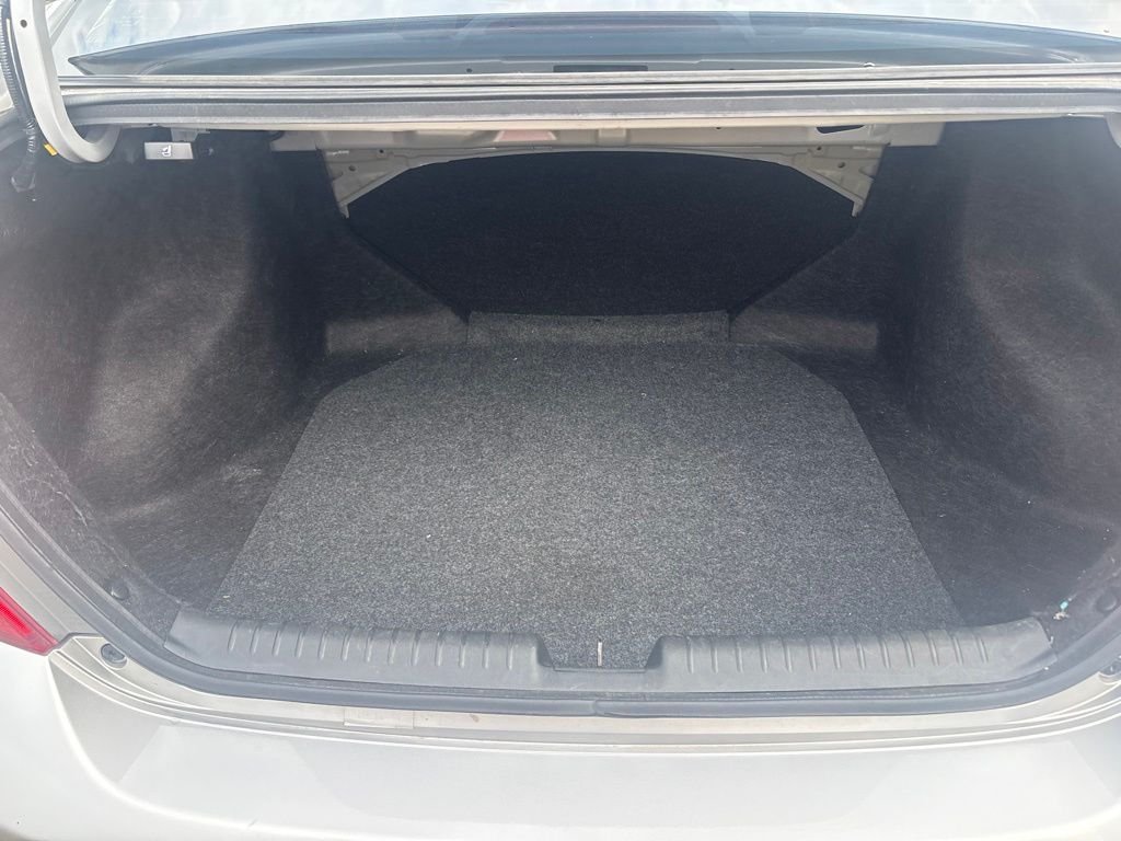 Used 2012 Silver Honda LX image 36