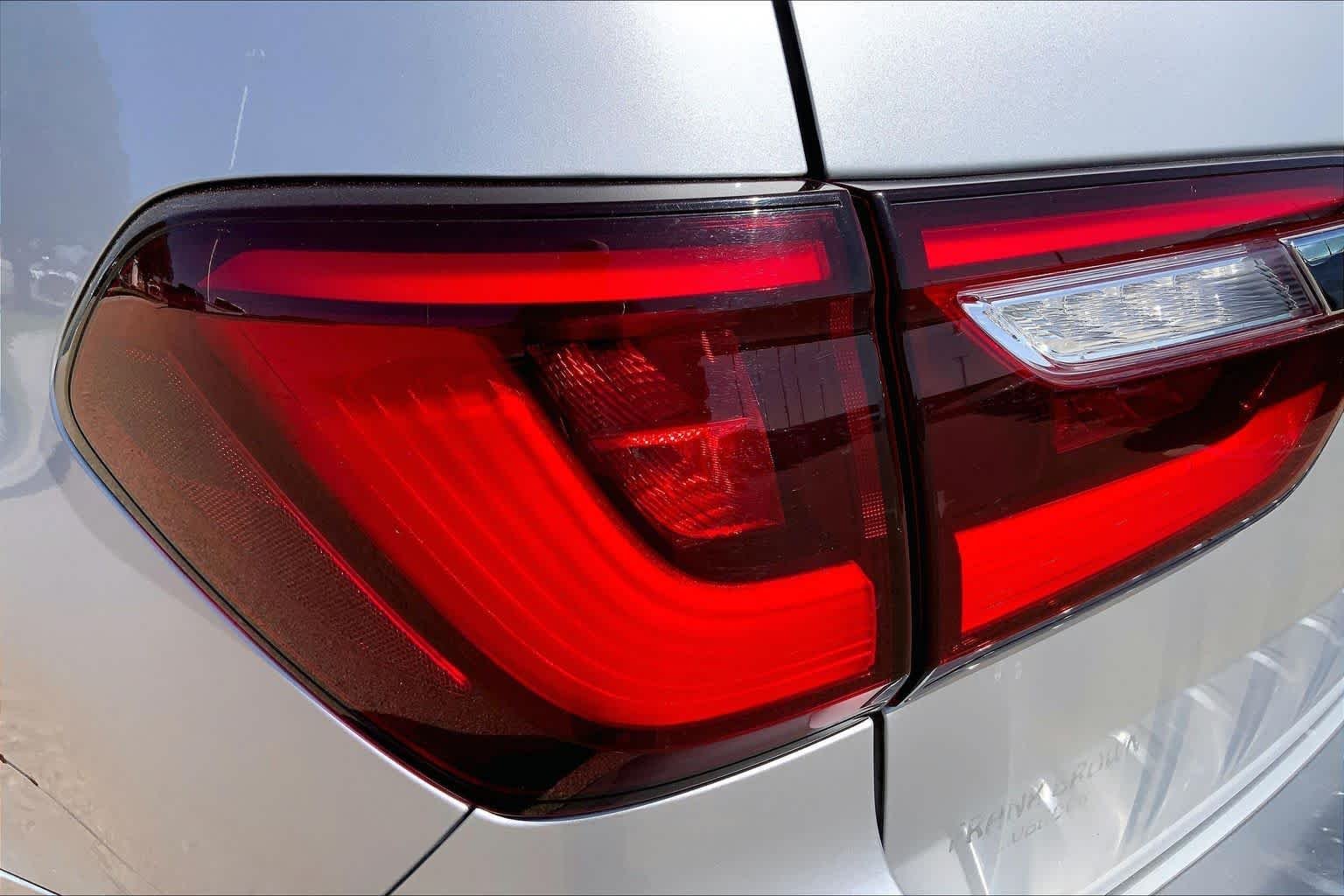 Used 2019 Liquid Platinum INFINITI LUXE image 29