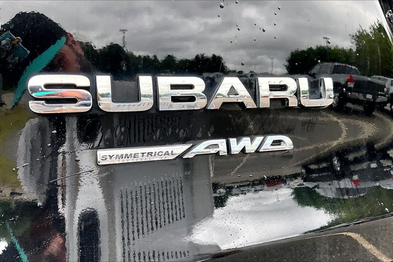 Used 2019 Crystal Black Silica Subaru Premium image 32