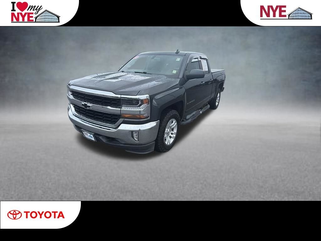 Used 2018 Gray Chevrolet LT image 1