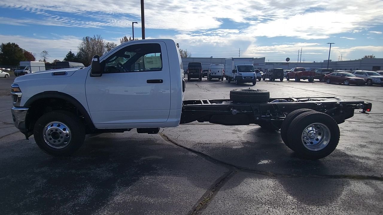 New 2026 Bright White Clearcoat RAM Tradesman image 5