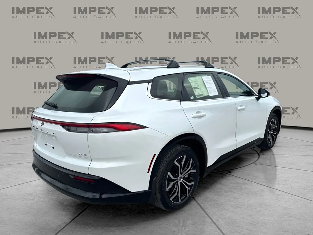 Used 2026 White Toyota XLE image 5