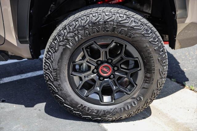 Certified Used 2025 BLACK(202)/MUD BATH(4Z2) Toyota  image 5