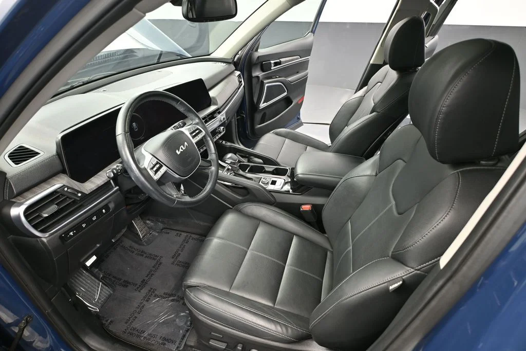 Used 2023 Blue Kia SX-Prestige image 18