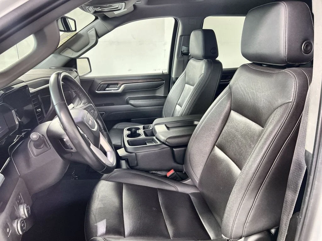 Used 2024 White GMC SLT image 13