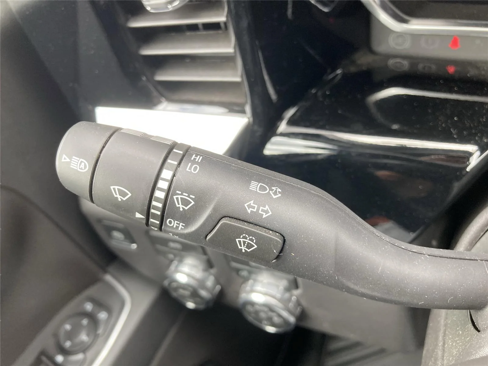 New 2026 Sterling Metallic GMC Elevation image 17