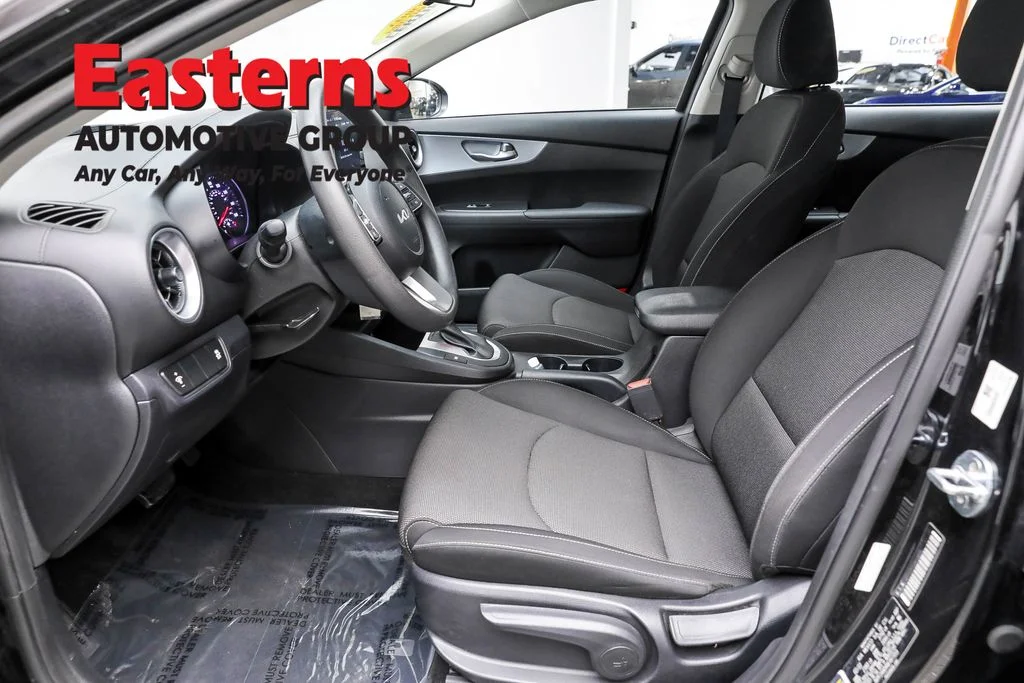 Used 2022 Black Kia LXS image 14