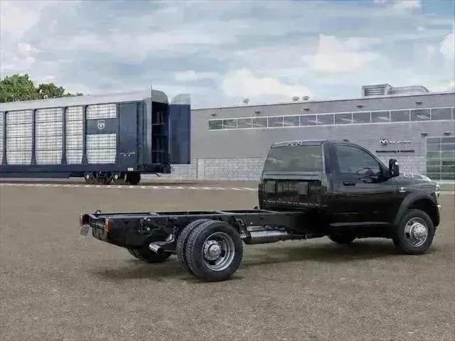 New 2026 Diamond Black Crystal Pearl-Coat Exterior Paint RAM Tradesman image 14
